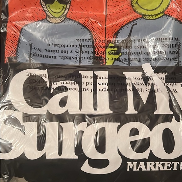 Smiley call my surgeon tee - Picture 2 of 2